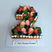 Торт-цифра с ягодами
