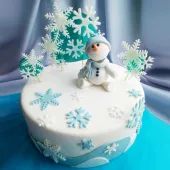 Новогодний торт "Снеговик в снежинках"