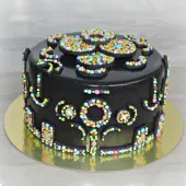 Черный торт с орнаментом