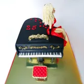Торт в виде пианино