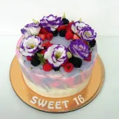 Акварельный торт с цветами и ягодами