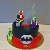Детский торт "Темный рыцарь" с фигурками